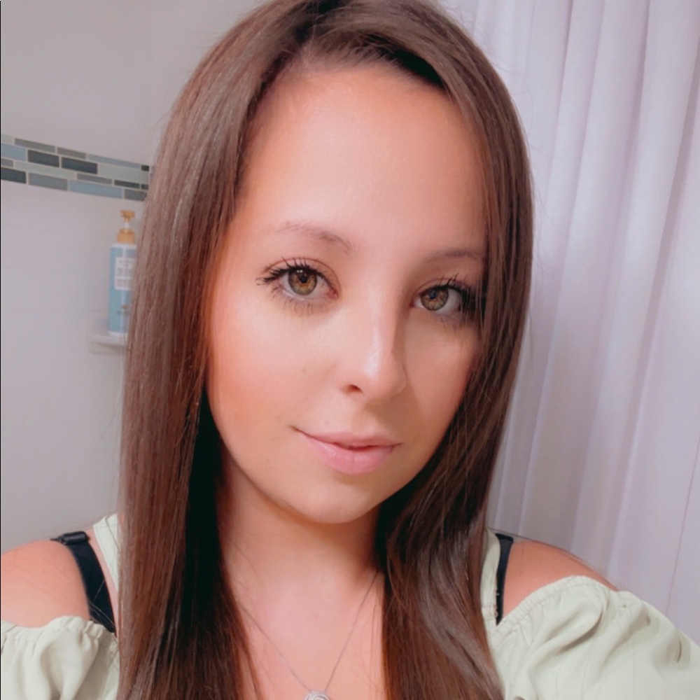 Meet your Posher, Brianna
